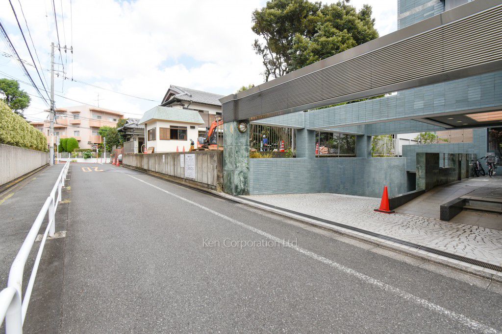 ラ・アトレ目白近衛町の写真 前面道路