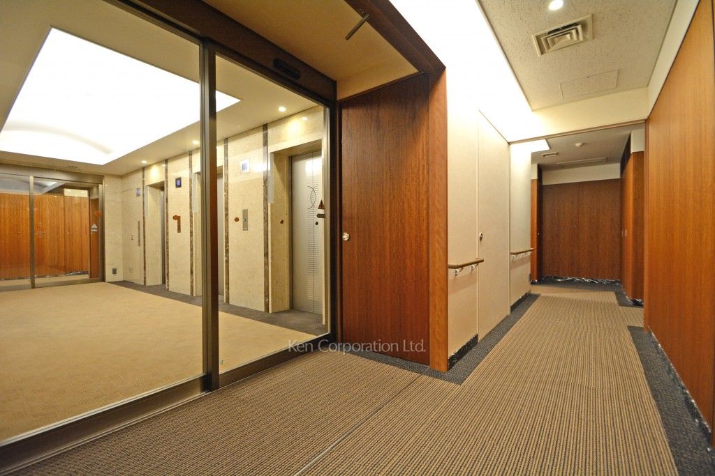 ライオンズタワー月島の写真 共用廊下