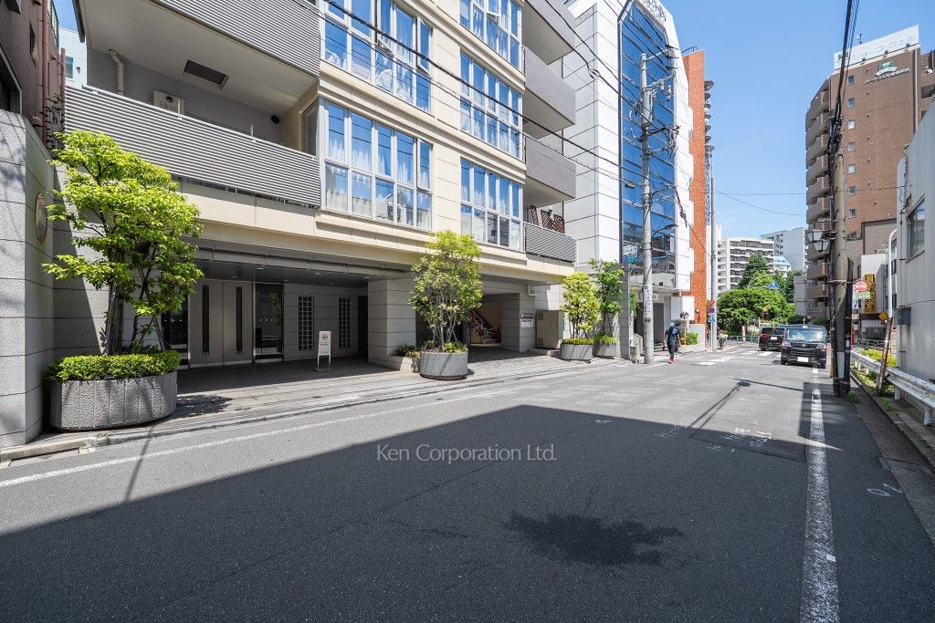 サンクタス四谷・曙橋ルーセンシティの写真 前面道路