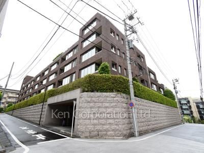 ブリリア外苑出羽坂の写真 外観ひき