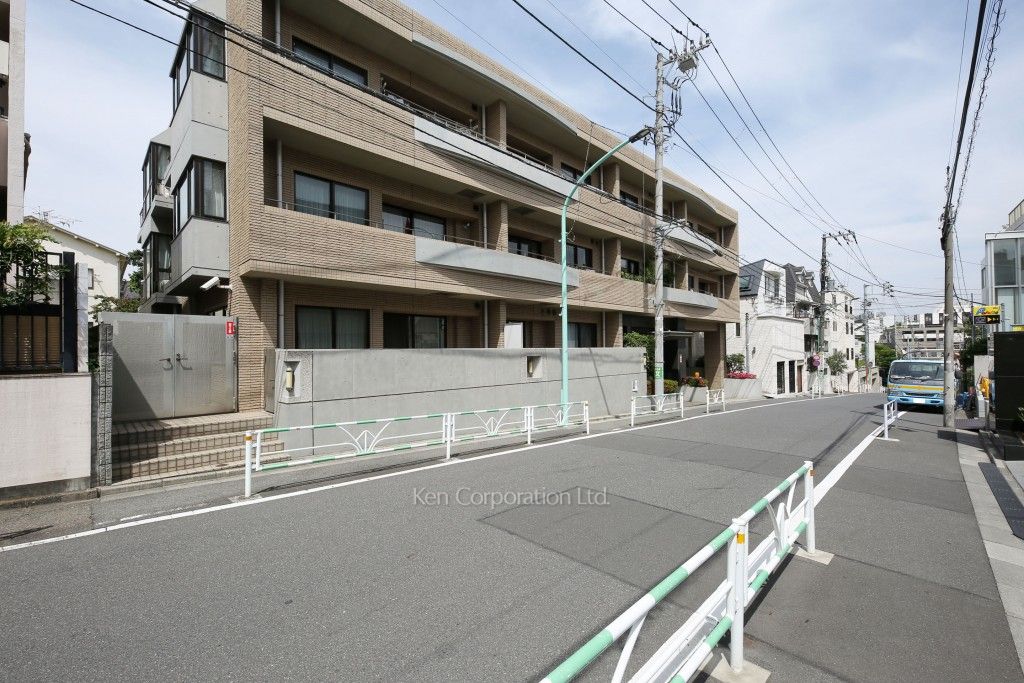 ベルハイム広尾の写真 前面道路