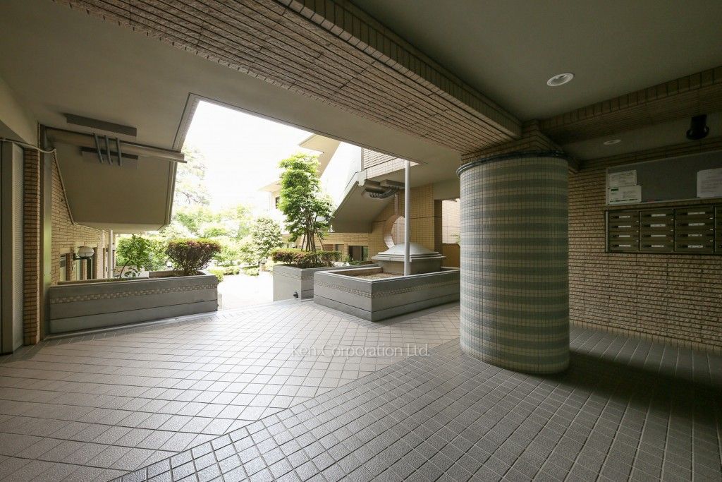 ベルハイム広尾の写真 共用廊下