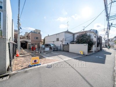 ラビ代々木上原の写真 前面道路