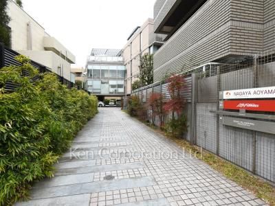グランカーサ南青山の写真 外観より