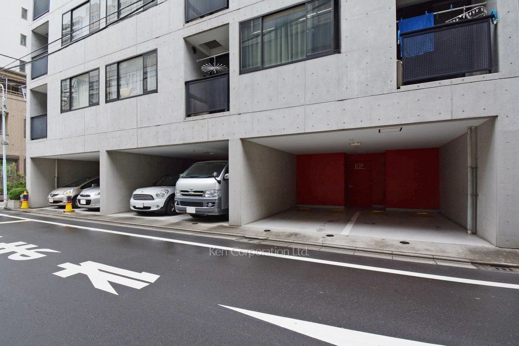 ポラリスの写真 駐車場