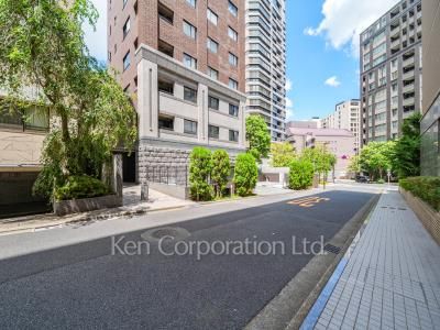 LaSante一番町の写真  前面道路
