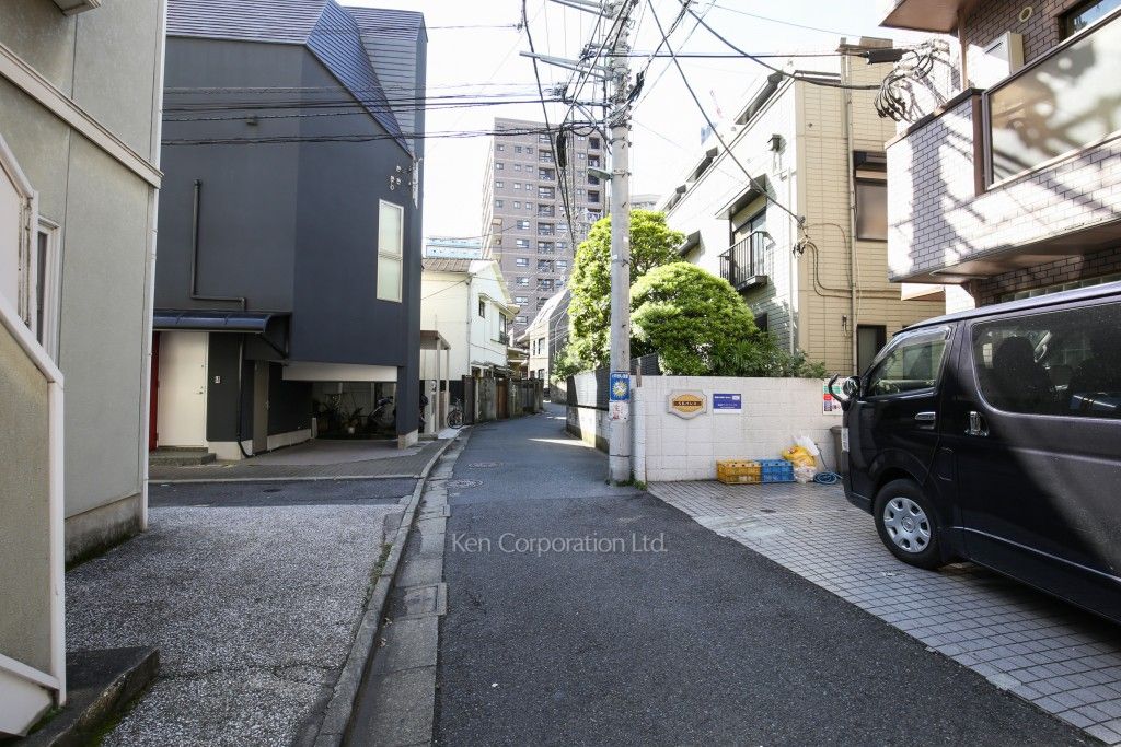 SKパレスの写真 前面道路