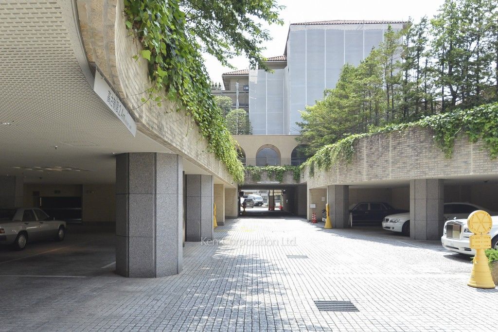 元麻布ヒルズ フォレストタワーの写真  駐車場