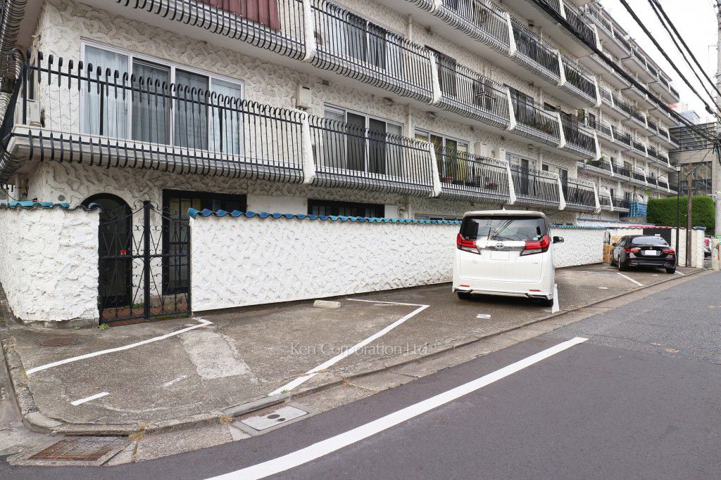 秀和第一南平台レジデンスの写真 駐車場