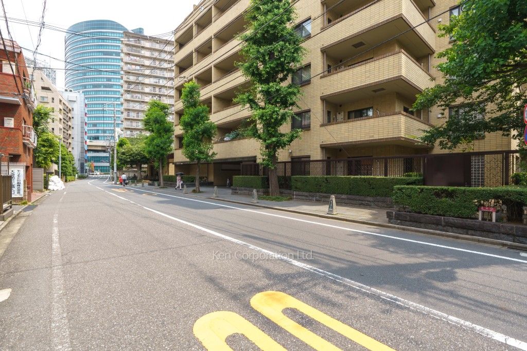 アトラス江戸川アパートメントの写真 前面道路