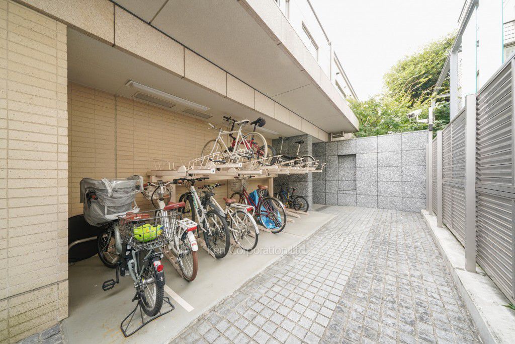 プラウド神山町の写真 駐輪場