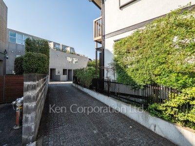 広尾ハウスの写真 前面道路