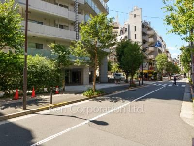 レグノ・グランデ一番町タワーの写真 前面道路