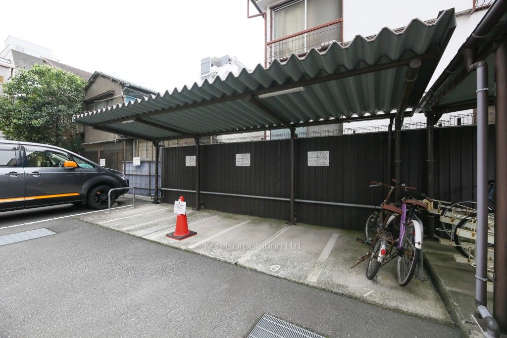  バイク置き場