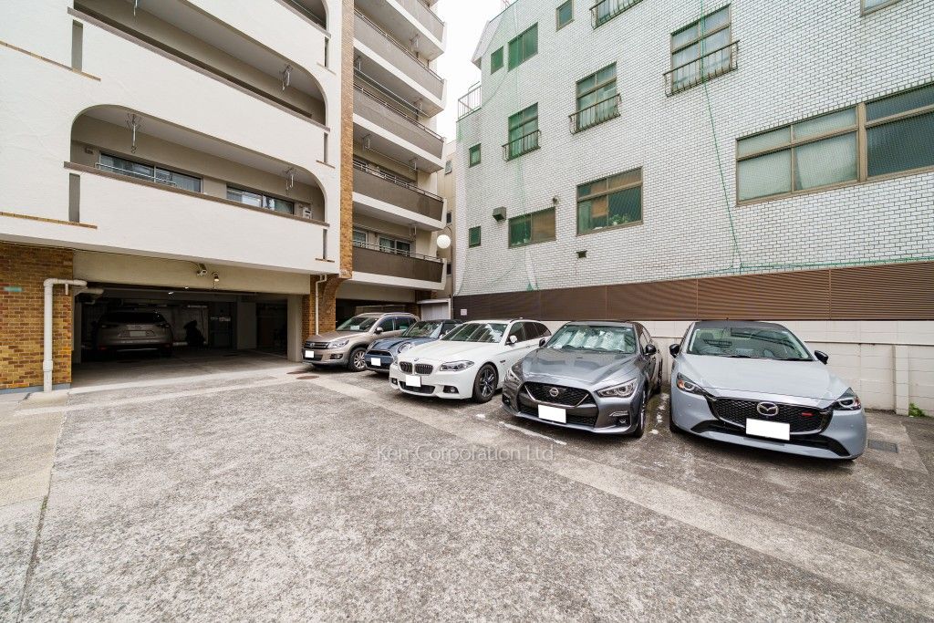 学芸大スカイスクレーパーの写真 駐車場