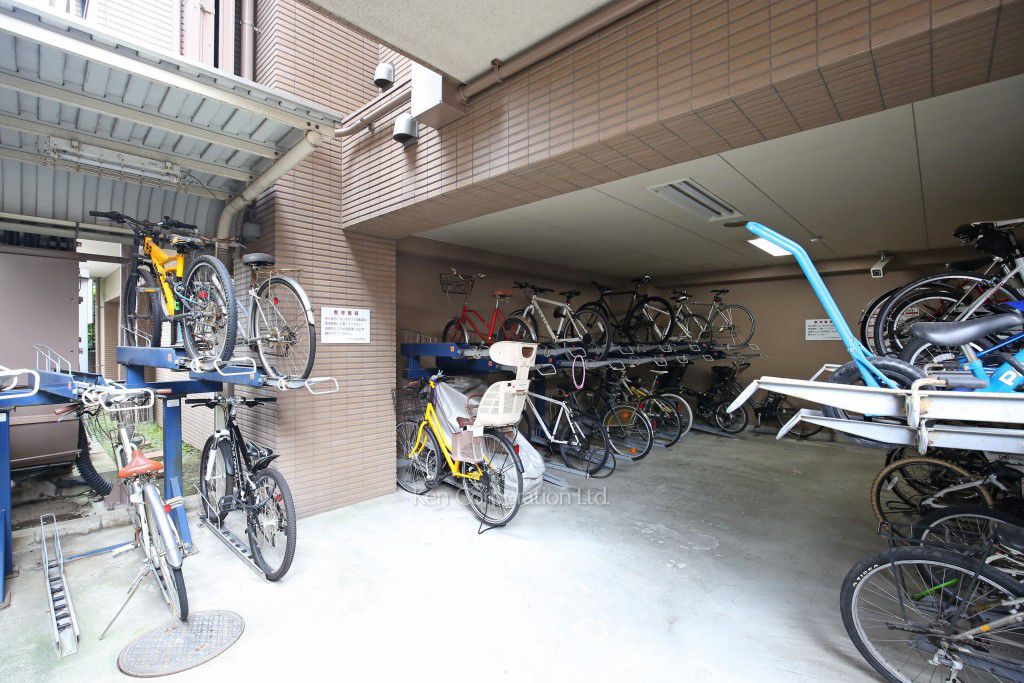コスモ広尾の写真 駐輪場
