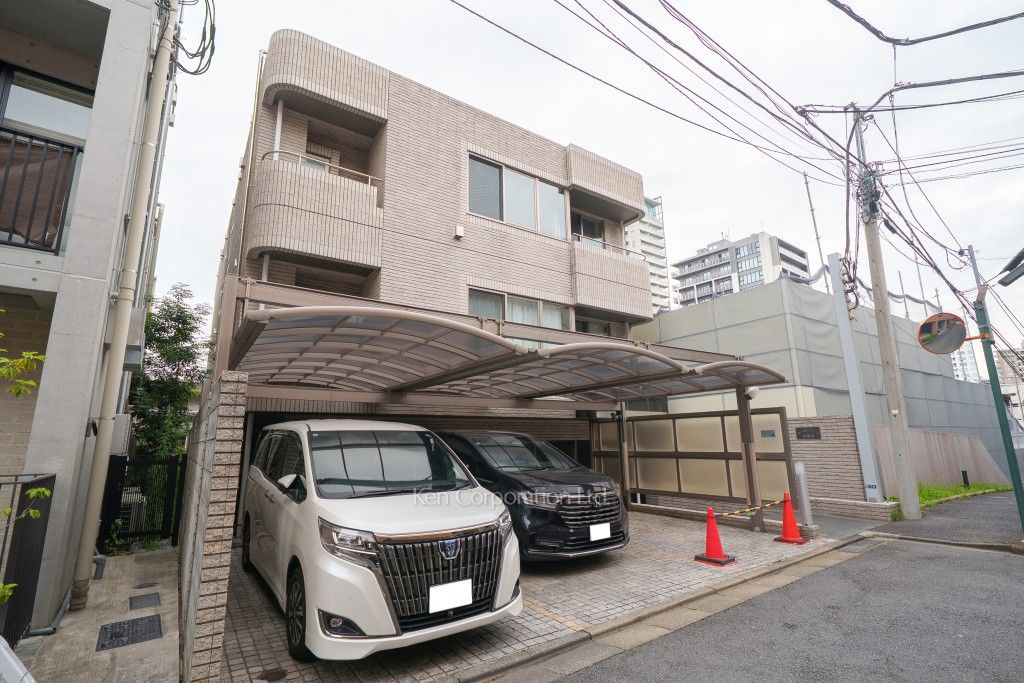 ローゼンハイツ西麻布の写真  外観ひき
