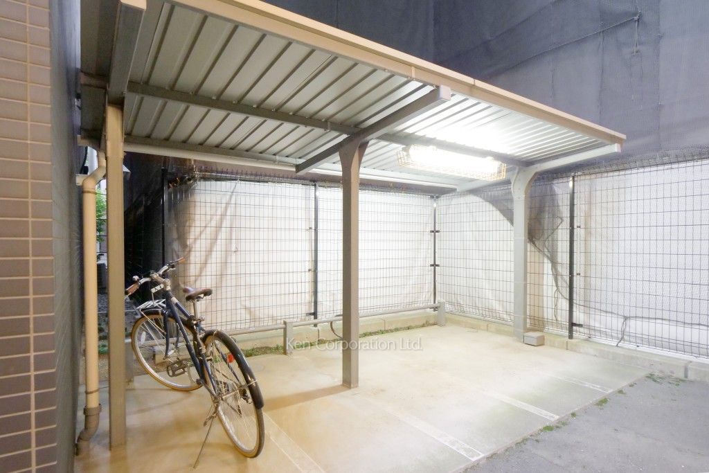  バイク置き場