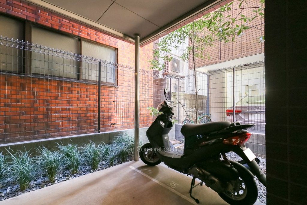  バイク置き場