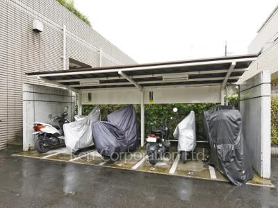  バイク置き場