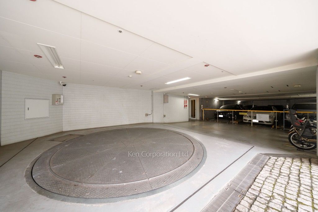 プラウド代々木上原の写真 駐車場