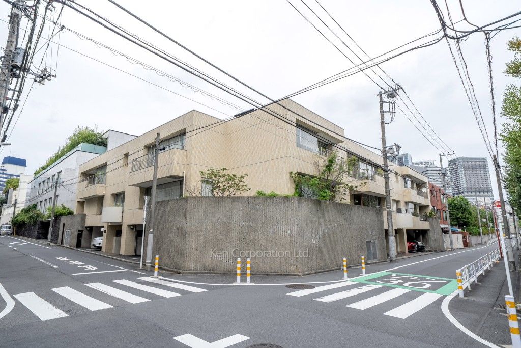 イースタンホームズ南平台の写真  外観ひき