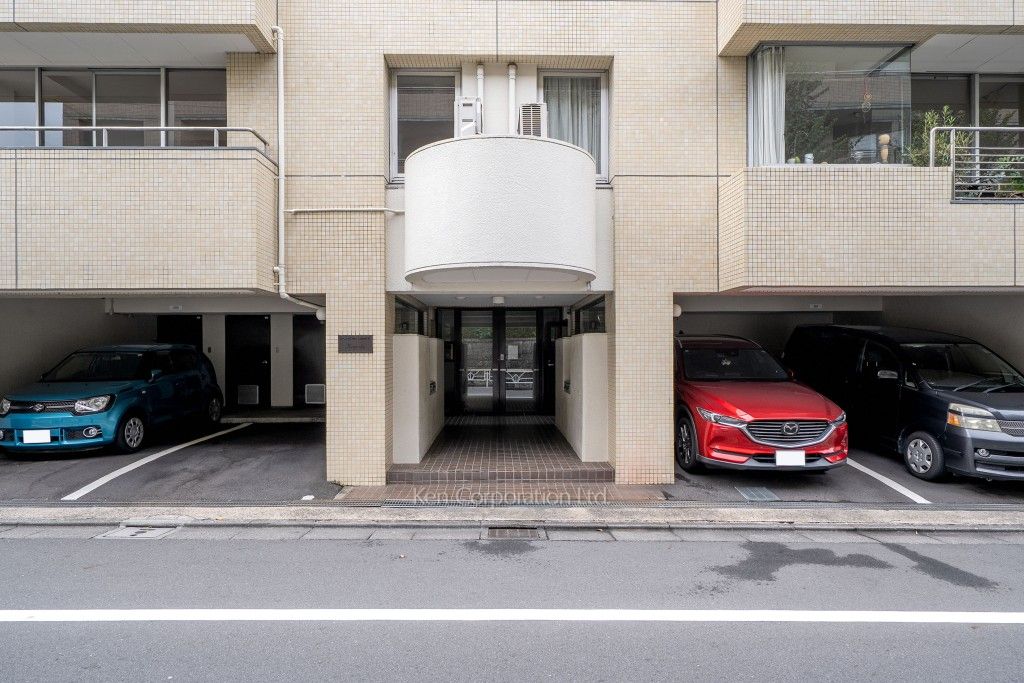 イースタンホームズ南平台の写真  外観より