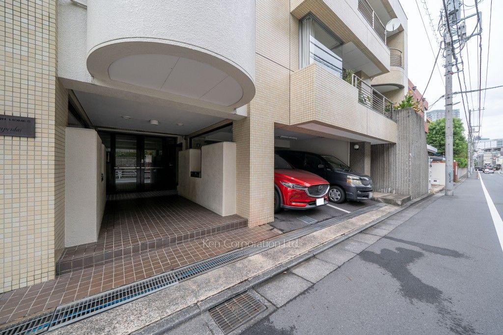 イースタンホームズ南平台の写真  外観より