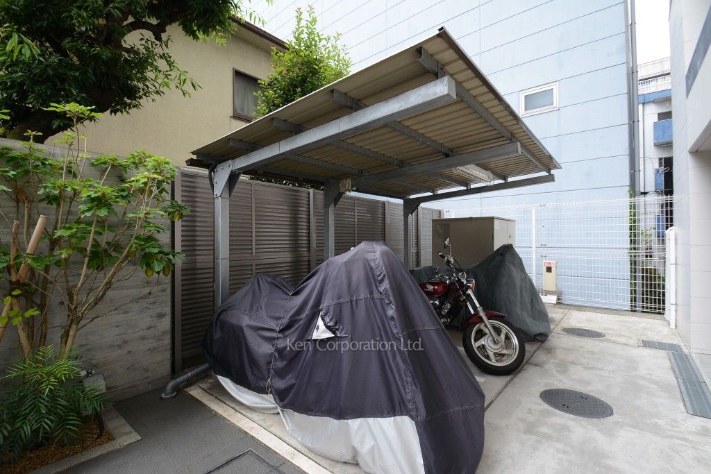  バイク置き場