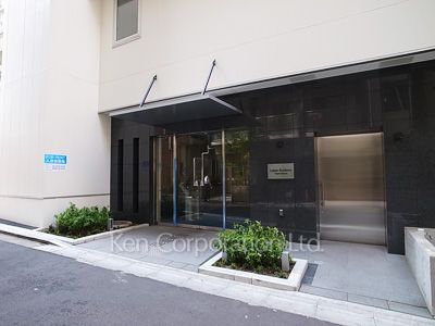 ラクアスレジデンス東新宿の写真 外観より