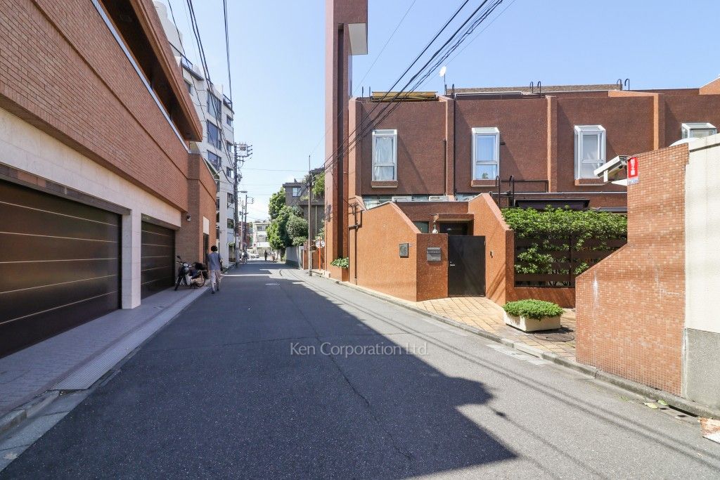 タウンハウス仙台坂の写真 前面道路