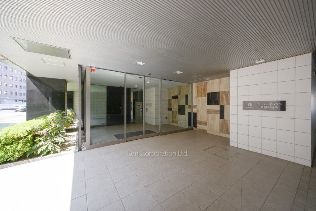 ザ・パークハウス新宿御苑西の写真 外観より