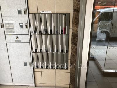 メゾンド日本橋三越前の写真 郵便受け・宅配ボックス