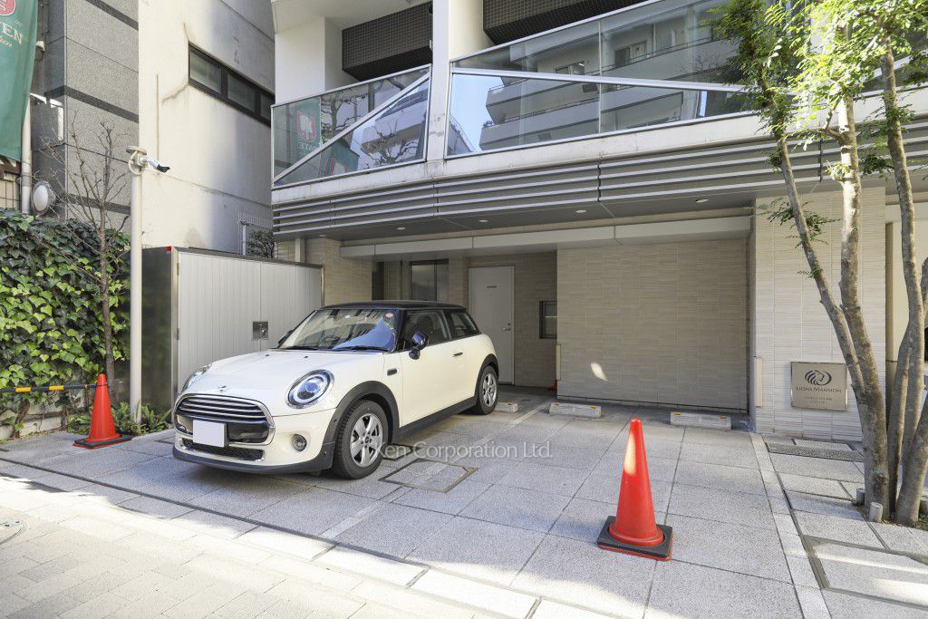 ライオンズアイル赤坂の写真 駐車場