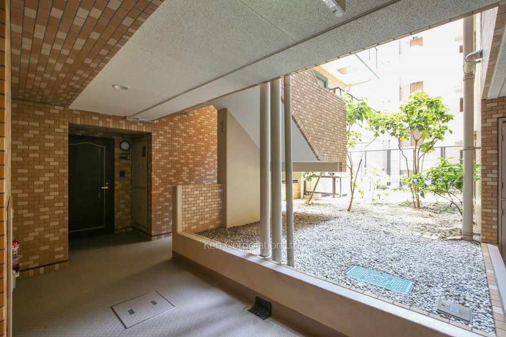 コートヤード祐天寺の写真 共用廊下
