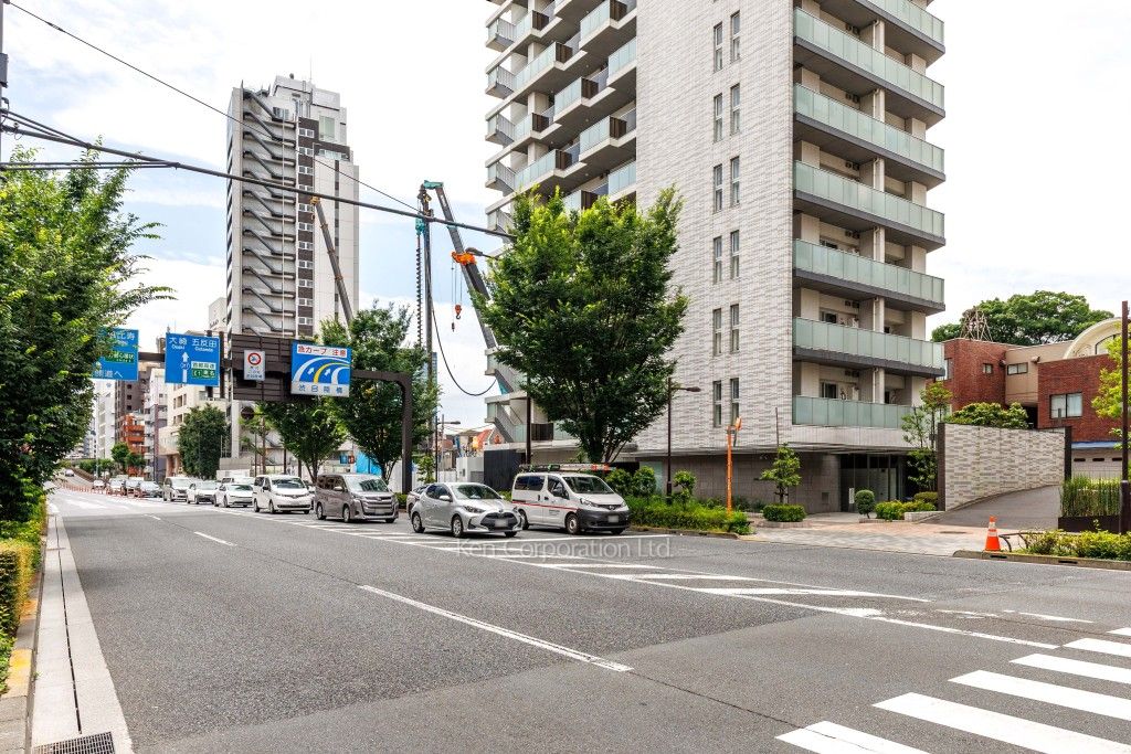 ライオンズアイル渋谷松濤の写真 前面道路