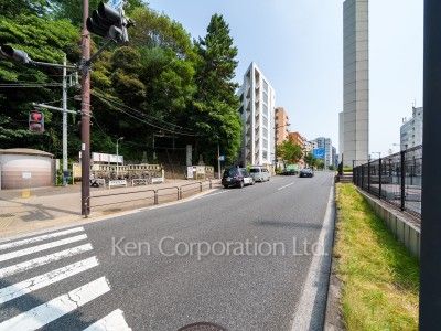 カーサブリランテ代々木公園の写真 前面道路
