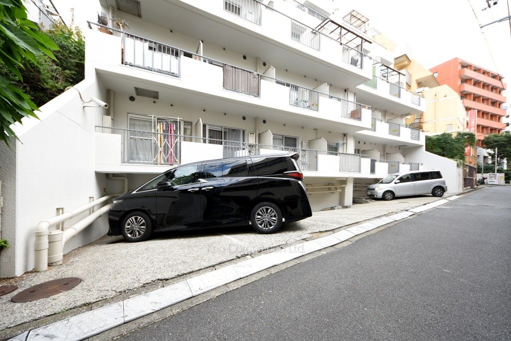 エルアルカサル渋谷の写真 駐車場