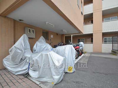 ランドワーフ哲学堂公園の写真 バイク置き場