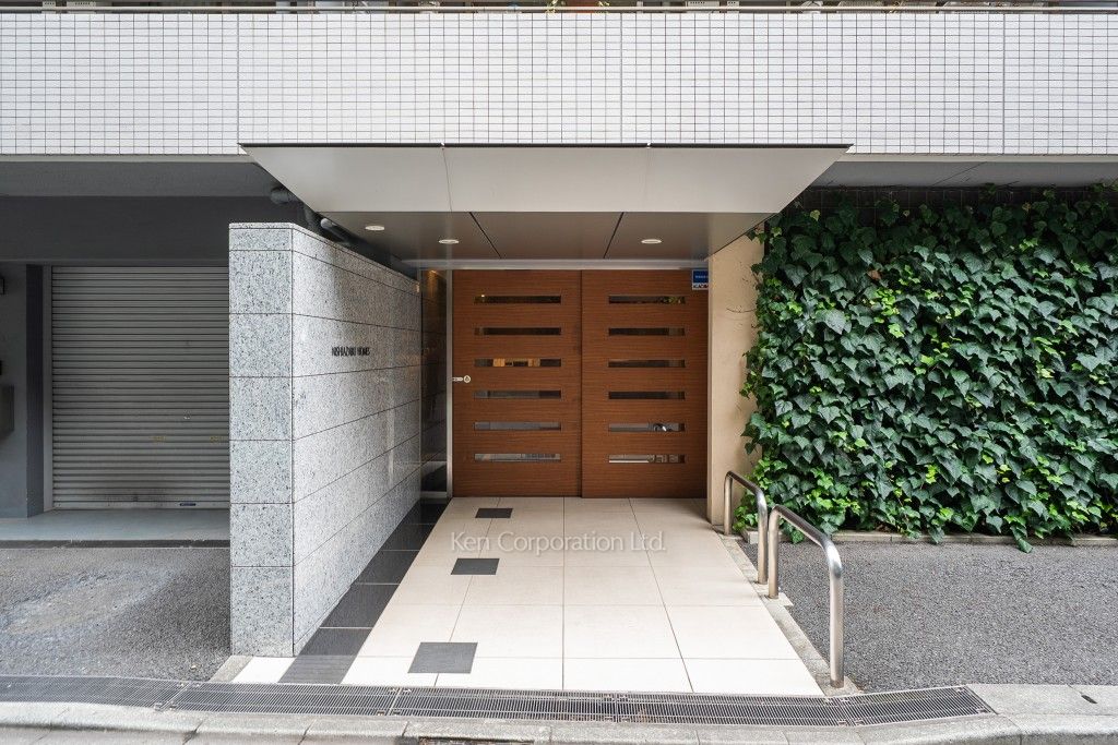 西麻布ホームズの写真 外観より