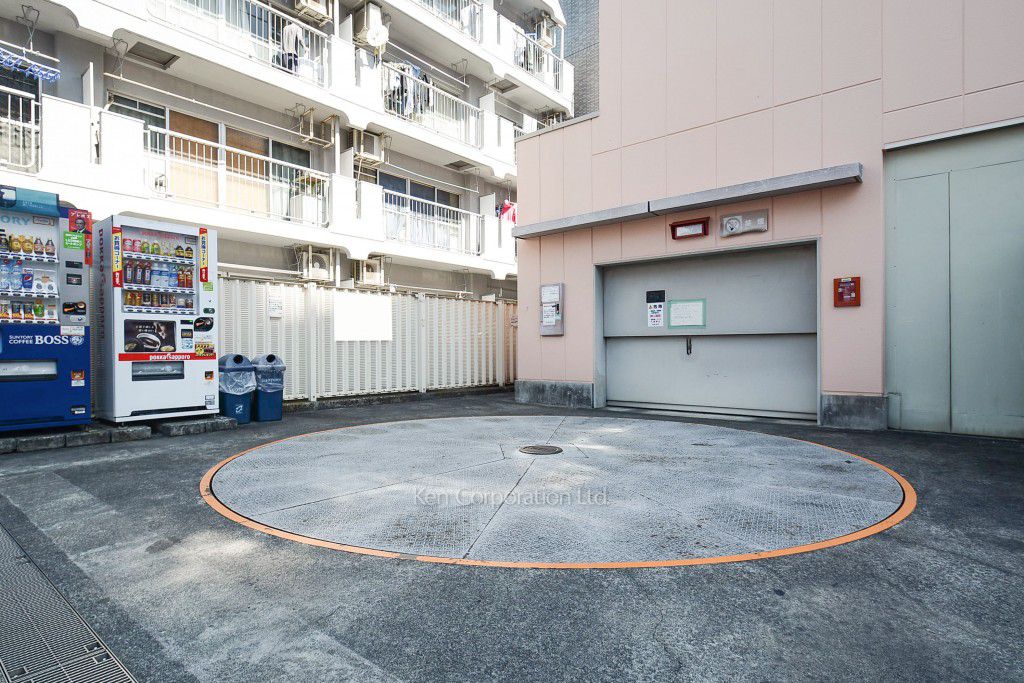 ドゥーエ幡ヶ谷の写真 駐車場