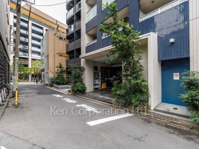 メイクスデザイン南青山の写真  前面道路