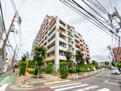 アールブラン大井町ミュゼの写真 外観ひき