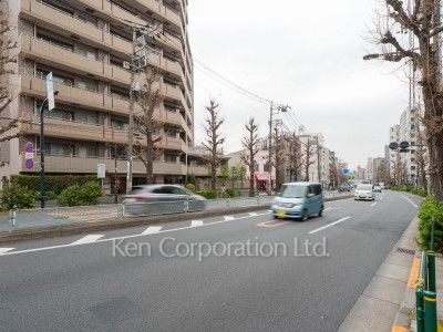 ファミール八雲の写真 前面道路