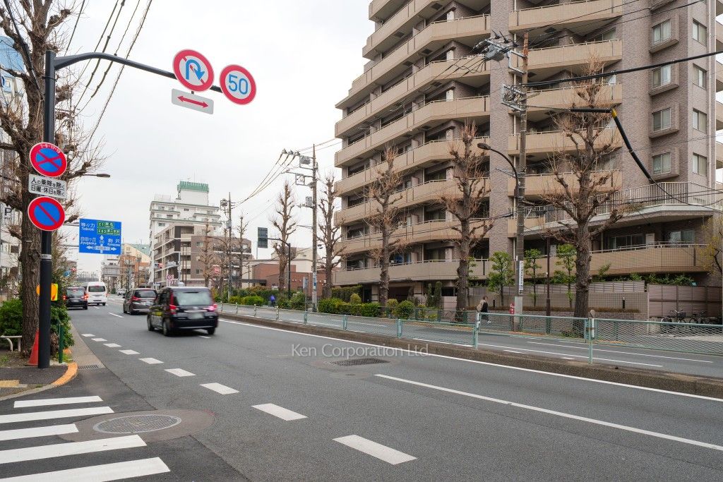 ファミール八雲の写真 前面道路
