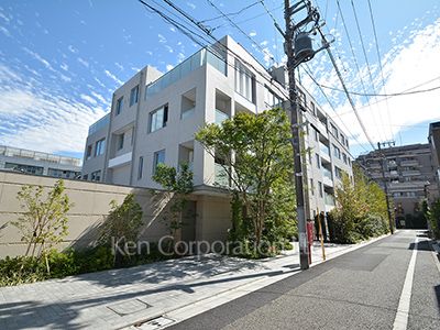 ディアナコート駒場の写真 外観ひき