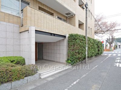 碑文谷ヒルズいしぶみ桜通りの写真 外観より