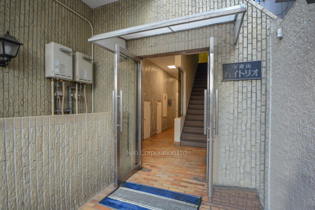 ハイトリオ南青山の写真 外観より