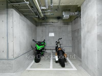 プレミアスイート外苑の杜の写真 バイク置き場