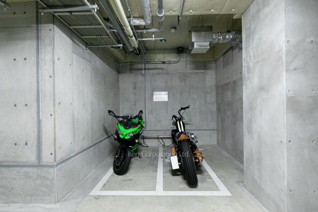 プレミアスイート外苑の杜の写真 バイク置き場